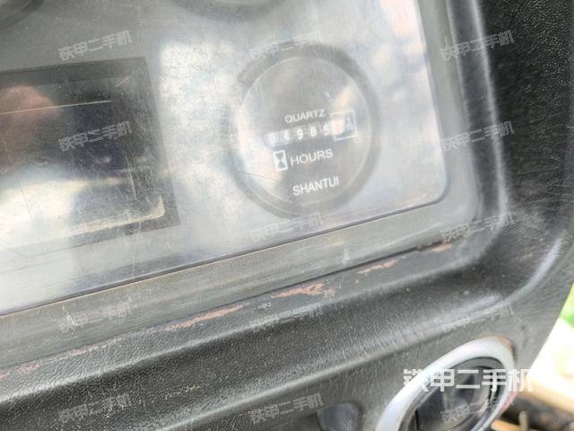 駕駛室內(nèi)部全景（推土機(jī)駕駛室）