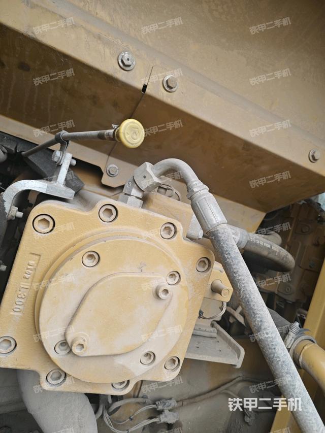 液壓泵艙室正面整體（整機(jī)外觀）