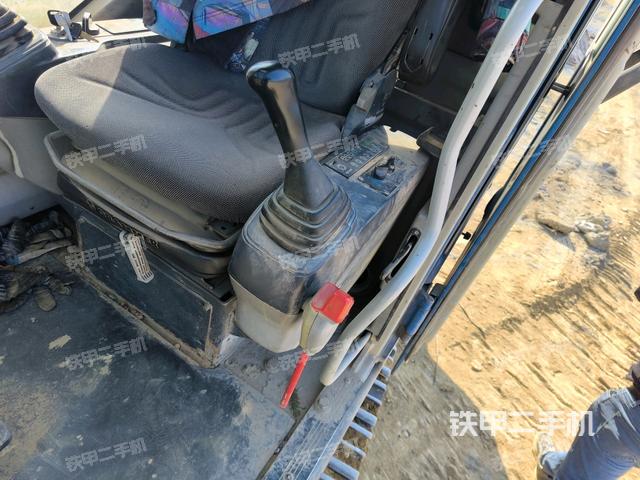 駕駛室左前45度（駕駛室部分）