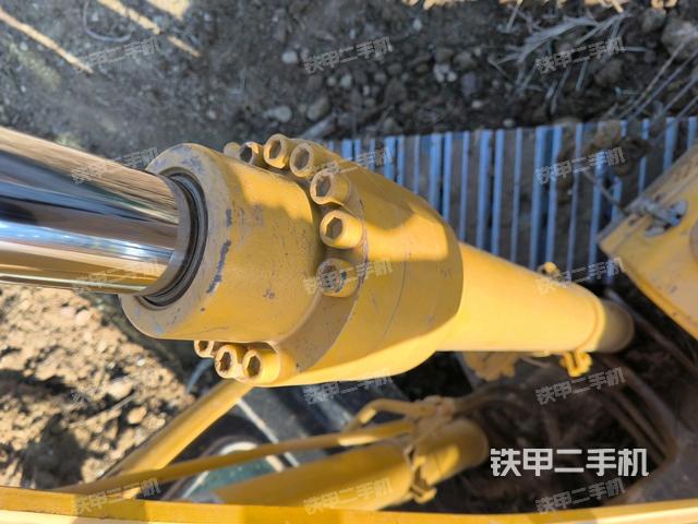 大臂油缸整體?豎拍（工作和回轉(zhuǎn)裝置）