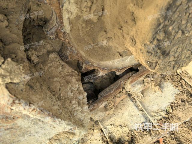 左驅(qū)動(dòng)輪（行走機(jī)構(gòu)）