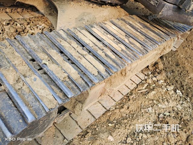 單側(cè)履帶整體（整機(jī)外觀）