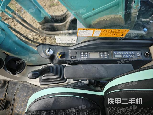 后窗玻璃角標(biāo)（駕駛室部分）