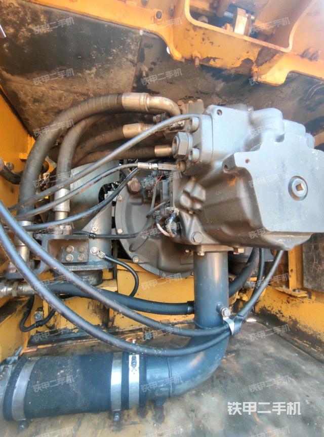 液壓泵斜45?左（大件艙室）