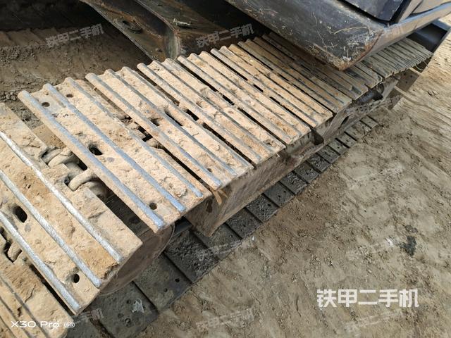 單側履帶整體(整機外觀) 單側履帶整體(整機外觀)