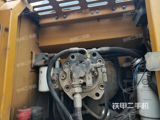 液壓泵斜45?右(大件艙室) 液壓泵斜45?右(大件艙室)