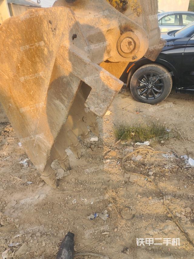 鏟斗右后整體（工作和回轉(zhuǎn)裝置）