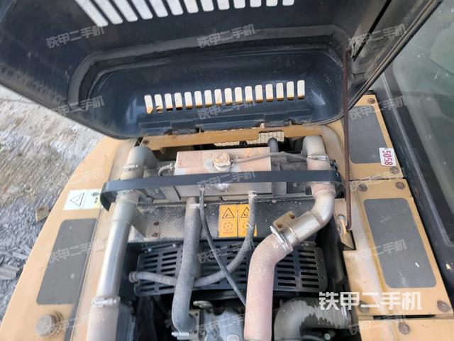 駕駛室頂部俯視（上車部件）