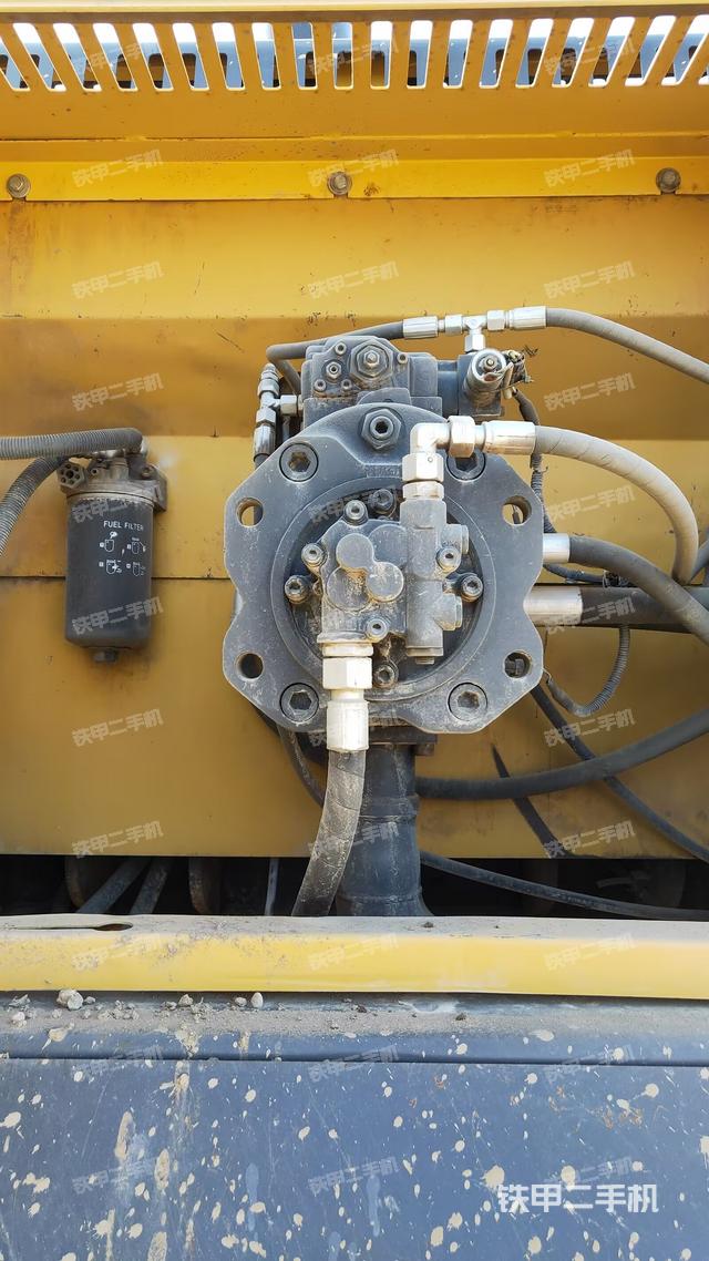 液壓泵艙室正面整體（整機(jī)外觀）