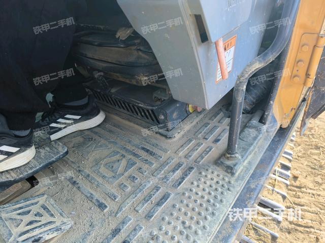 座椅左側(cè)控制臺(tái)/音響/含左手柄（駕駛室部分）