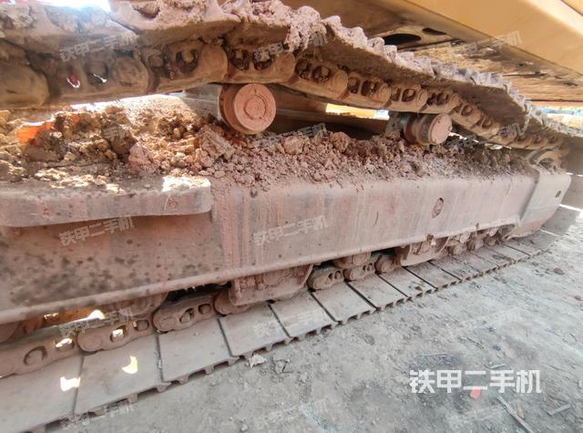 右驅(qū)動輪（行走機(jī)構(gòu)）