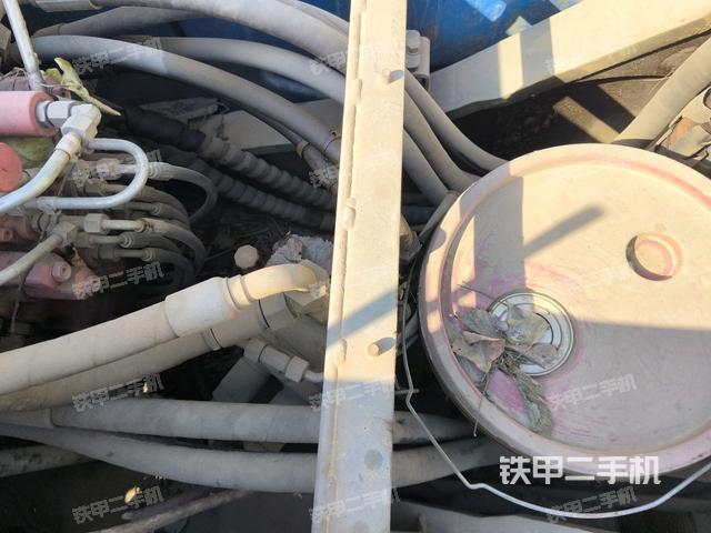 中央回轉(zhuǎn)接頭特寫（上車部件）