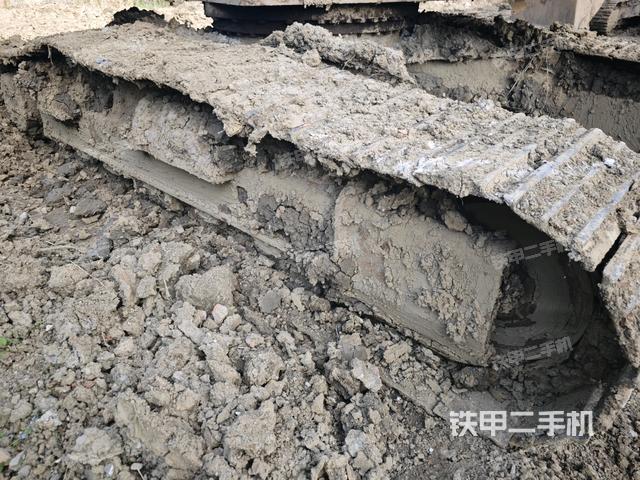 左側(cè)履帶整體?（行走機(jī)構(gòu)）