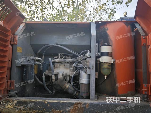 液壓泵斜45?左（大件艙室）