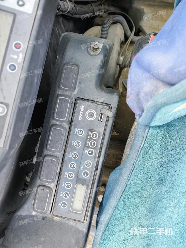 座椅右側(cè)控制臺/鑰匙門/油門/含右手柄（駕駛室部分）