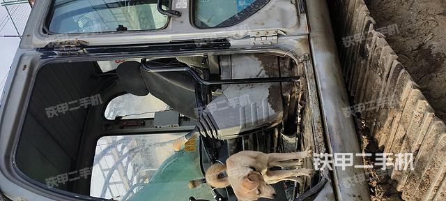 駕駛室整體（整機外觀）