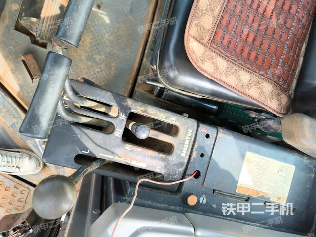 駕駛室右側(cè)全景照（推土機駕駛室）