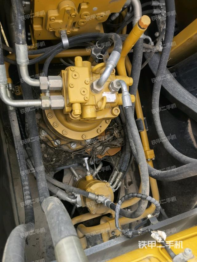 回轉(zhuǎn)馬達(dá)和主控閥（整機(jī)外觀）