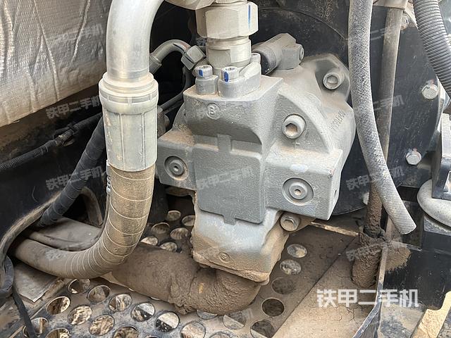 液壓泵艙室正面整體（整機(jī)外觀）