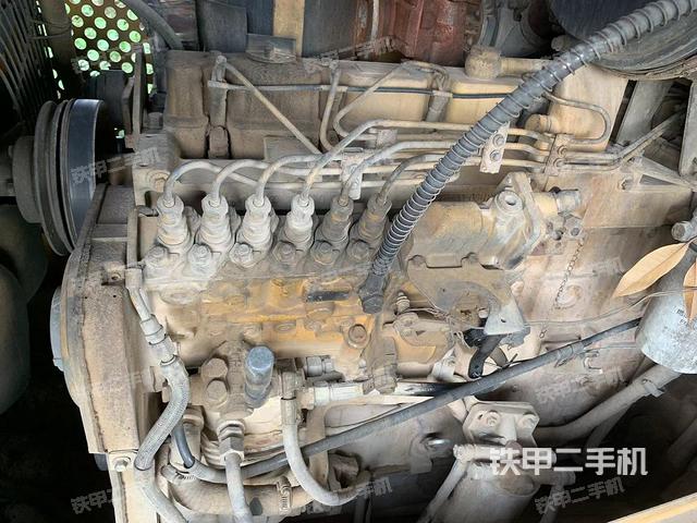 發(fā)動(dòng)機(jī)右側(cè)（整機(jī)外觀及大件）