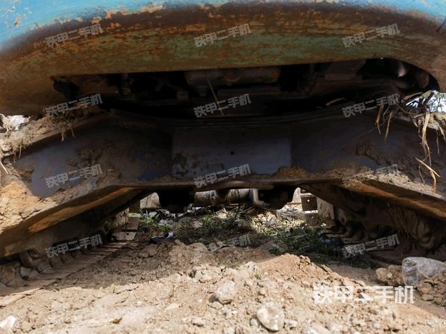 轉(zhuǎn)盤和下車架正前（工作和回轉(zhuǎn)裝置）