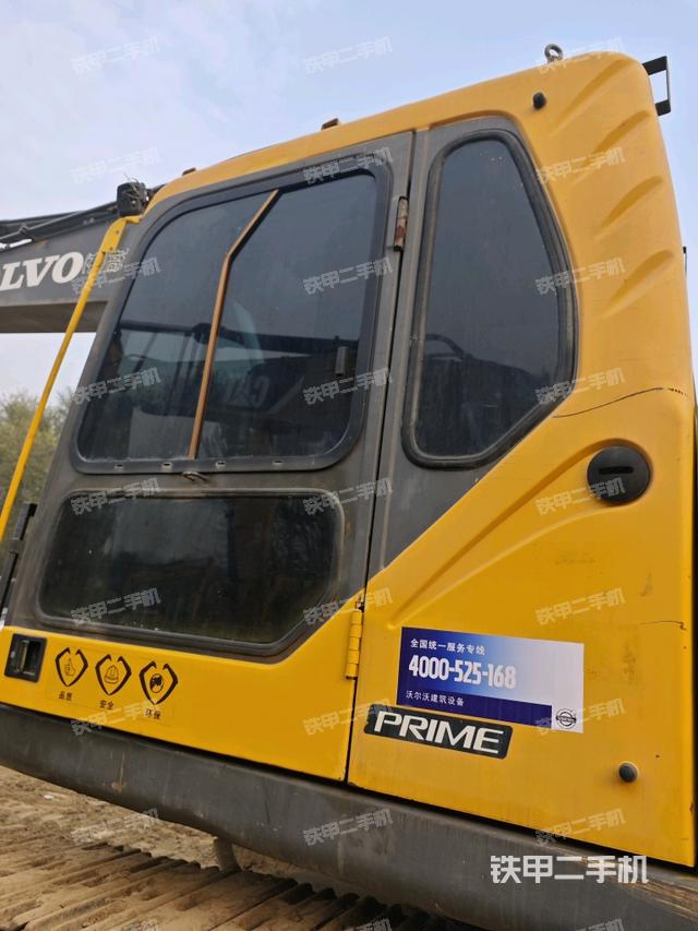 駕駛室頂部（整機外觀）