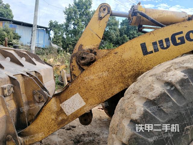 鏟斗油缸側(cè)面（工作裝置）