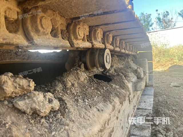 單側(cè)履帶整體（整機(jī)外觀）