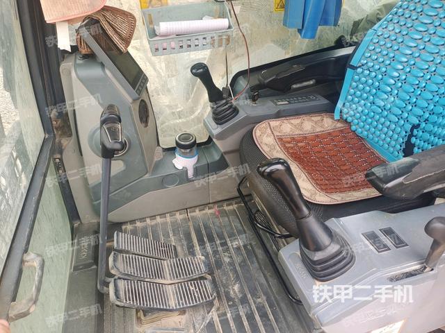 后窗玻璃角標(biāo)（駕駛室部分）