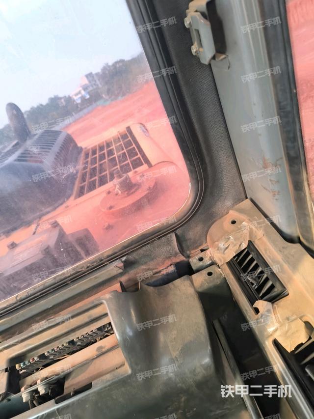 座椅后部（駕駛室部分）