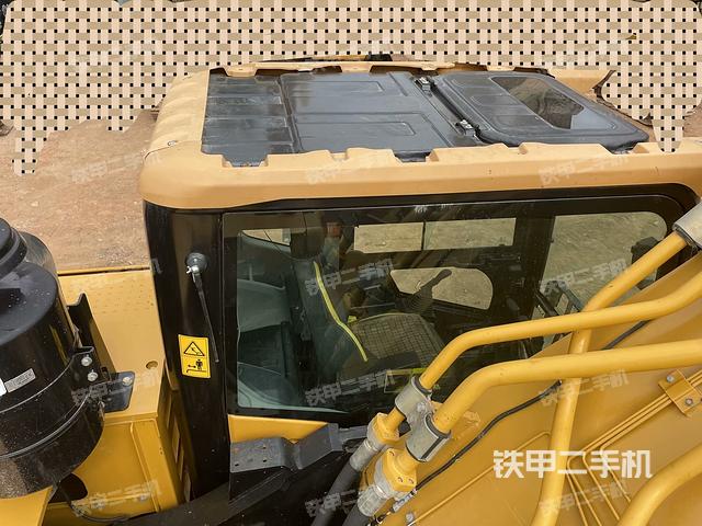 駕駛室整體（整機(jī)外觀）