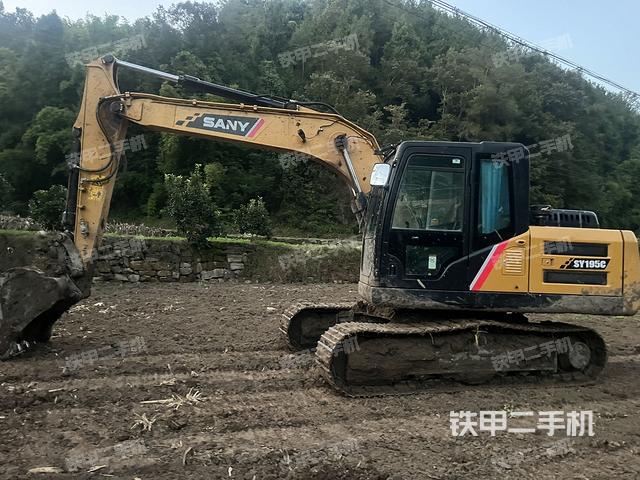 三一重工SY135C挖掘机