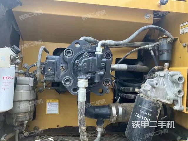 液壓泵艙室正面整體（整機(jī)外觀）