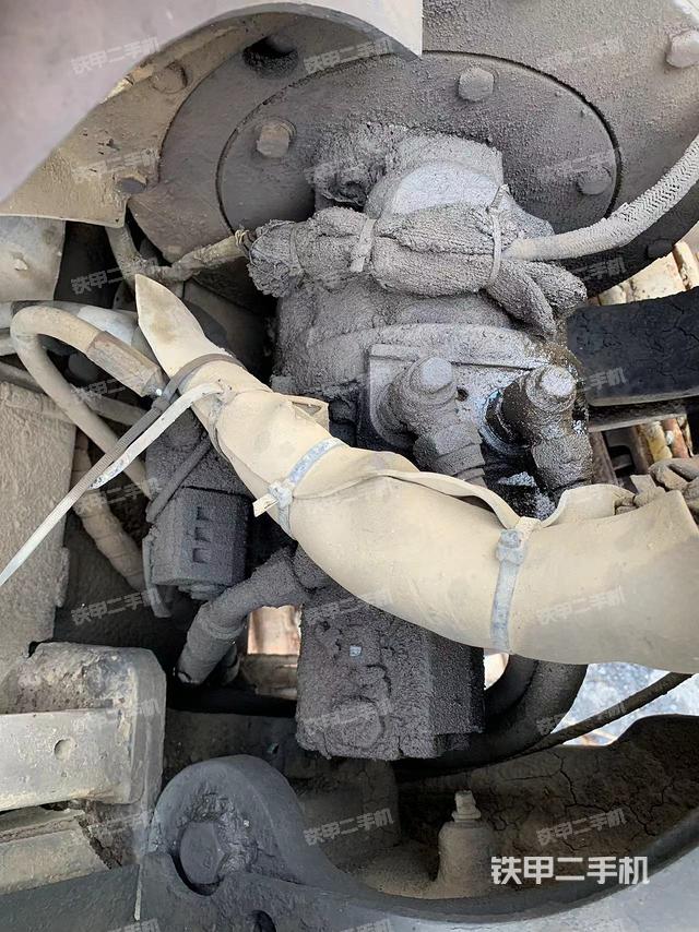 液壓泵艙室正面整體（整機(jī)外觀）