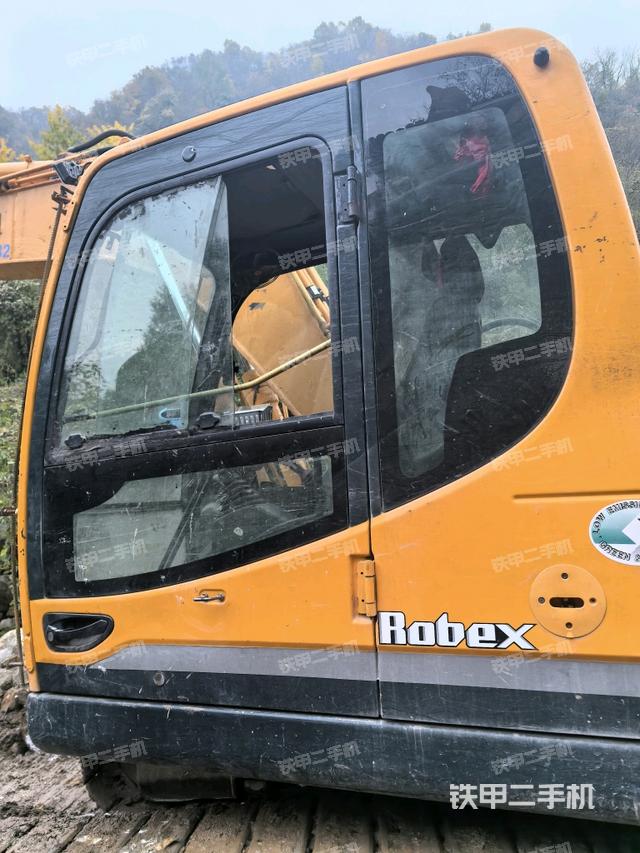 駕駛室正側(cè)（駕駛室部分）