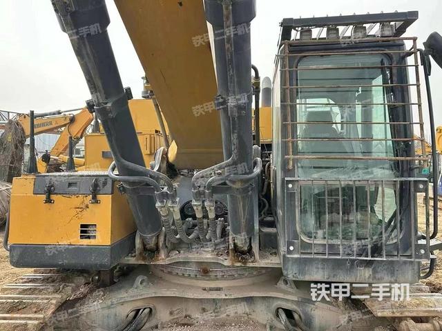 駕駛室整體（整機(jī)外觀）