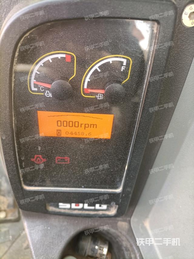 显示屏 (驾驶室部分) 显示屏 (驾驶室部分)