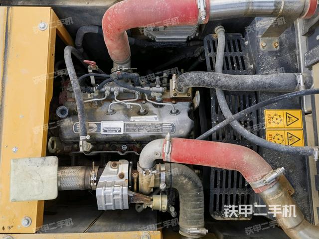 發(fā)動(dòng)機(jī)室（上車部件）