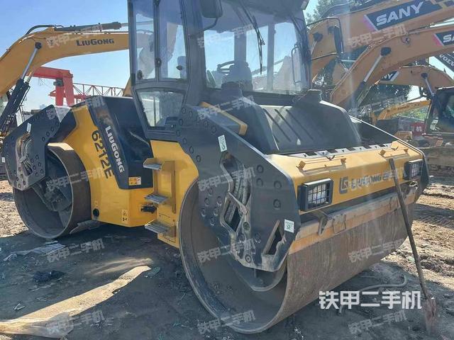 整機(jī)左側(cè)（設(shè)備外觀及核心部件）