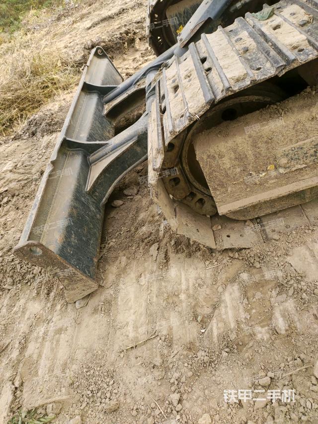 右驅(qū)動輪（行走機構(gòu)）