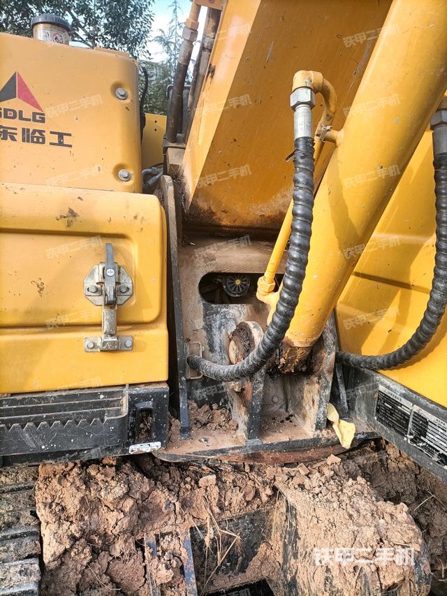 大臂根部 斜(工作和回转装置) 大臂根部 斜(工作和回转装置)