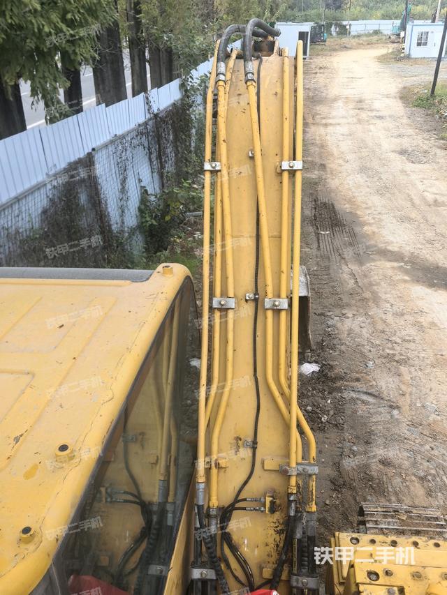 大臂背部俯視（工作和回轉(zhuǎn)裝置）