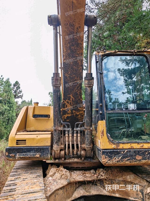 大臂油缸整體?豎拍（工作和回轉(zhuǎn)裝置）
