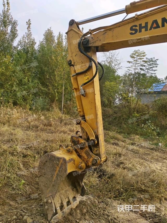 鏟斗右后整體（工作和回轉(zhuǎn)裝置）