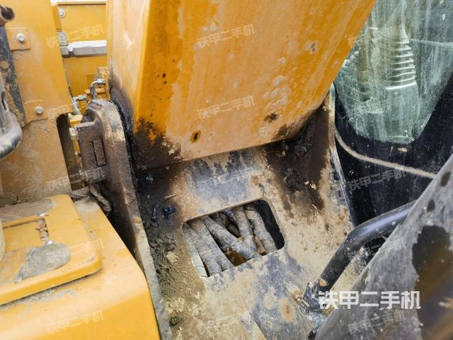 大臂根部?斜(工作和回轉(zhuǎn)裝置) 大臂根部?斜(工作和回轉(zhuǎn)裝置)