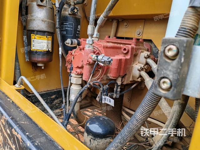 液壓泵斜45?左（大件艙室）