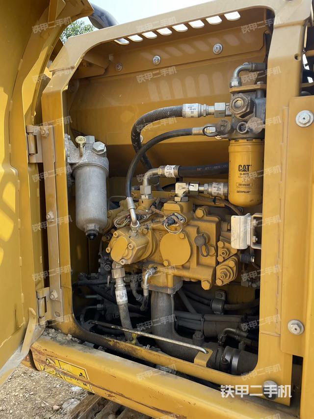 液壓泵室(大件艙室) 液壓泵室(大件艙室)