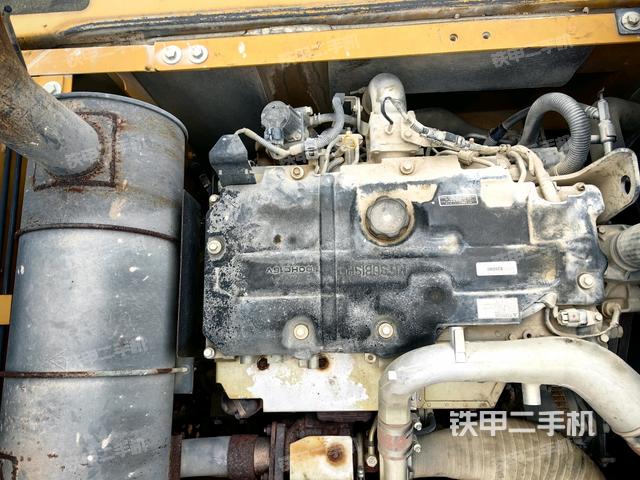 駕駛室頂部俯視（上車(chē)部件）