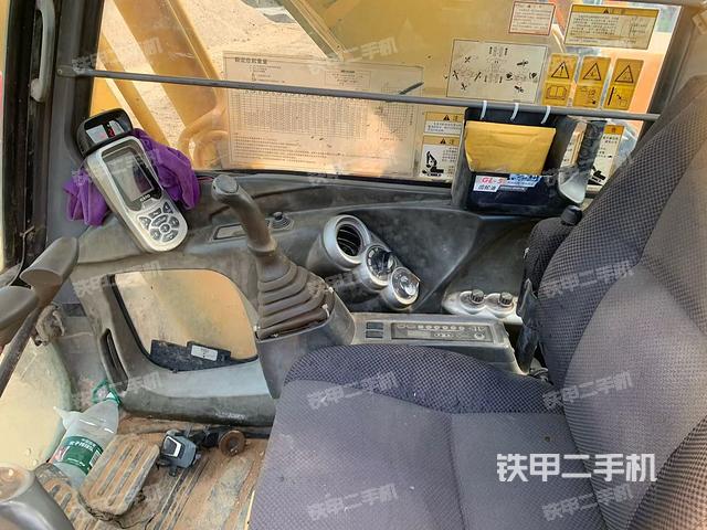 駕駛室整體（整機(jī)外觀）