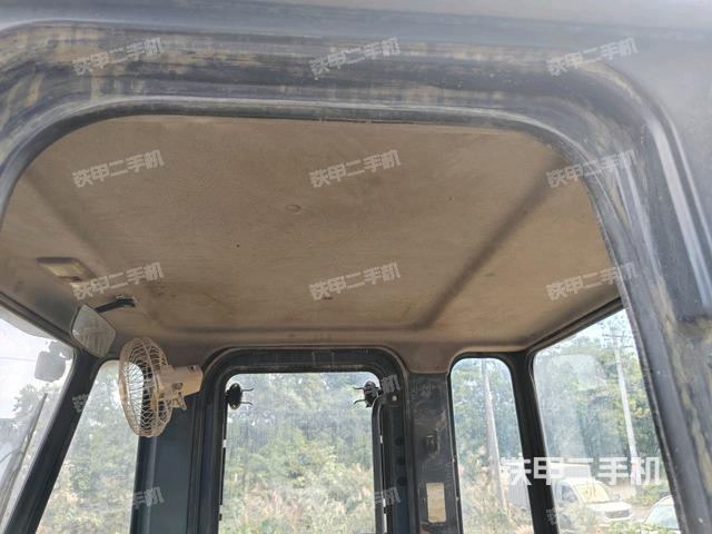 駕駛室正側(cè)（駕駛室部分）